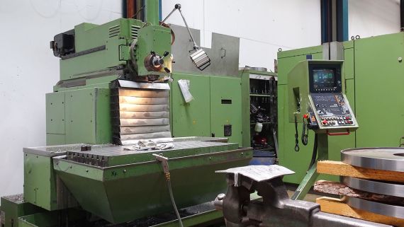 Hermle UWF 1200 H 3 Achs CNC gesteuert | Fräsen Fräsmaschinen